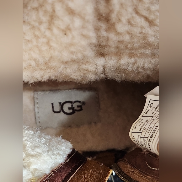 Ugg Blayre II leather and sheepskin belted winter boots, chestnut brown, size 10 - Picture 10 of 11